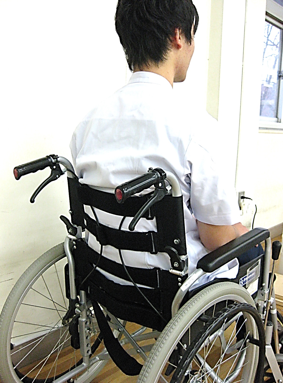 図5　ベルクロ調整タイプ車椅子例